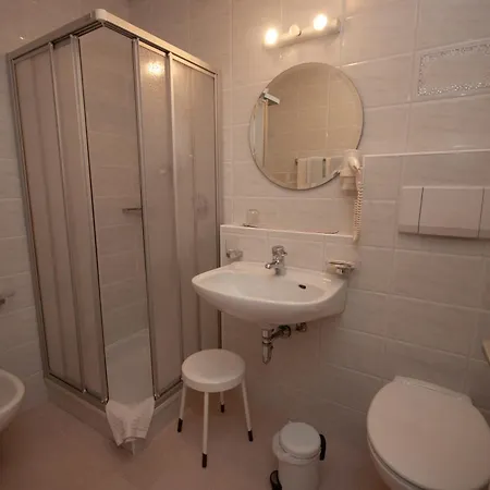 Aparthotel Garni Hofer Sexten