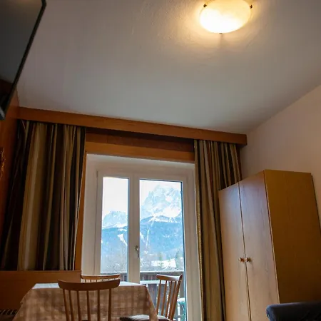 Garni Hofer Aparthotel Sexten