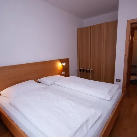 Aparthotel Garni Hofer Sexten